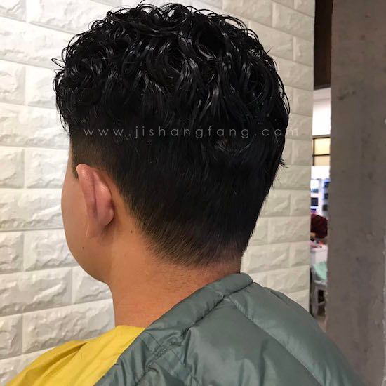 為什么約翰·特拉沃爾塔John Travolta選擇使用隱形增發(fā)而不采取其他生發(fā)方式7